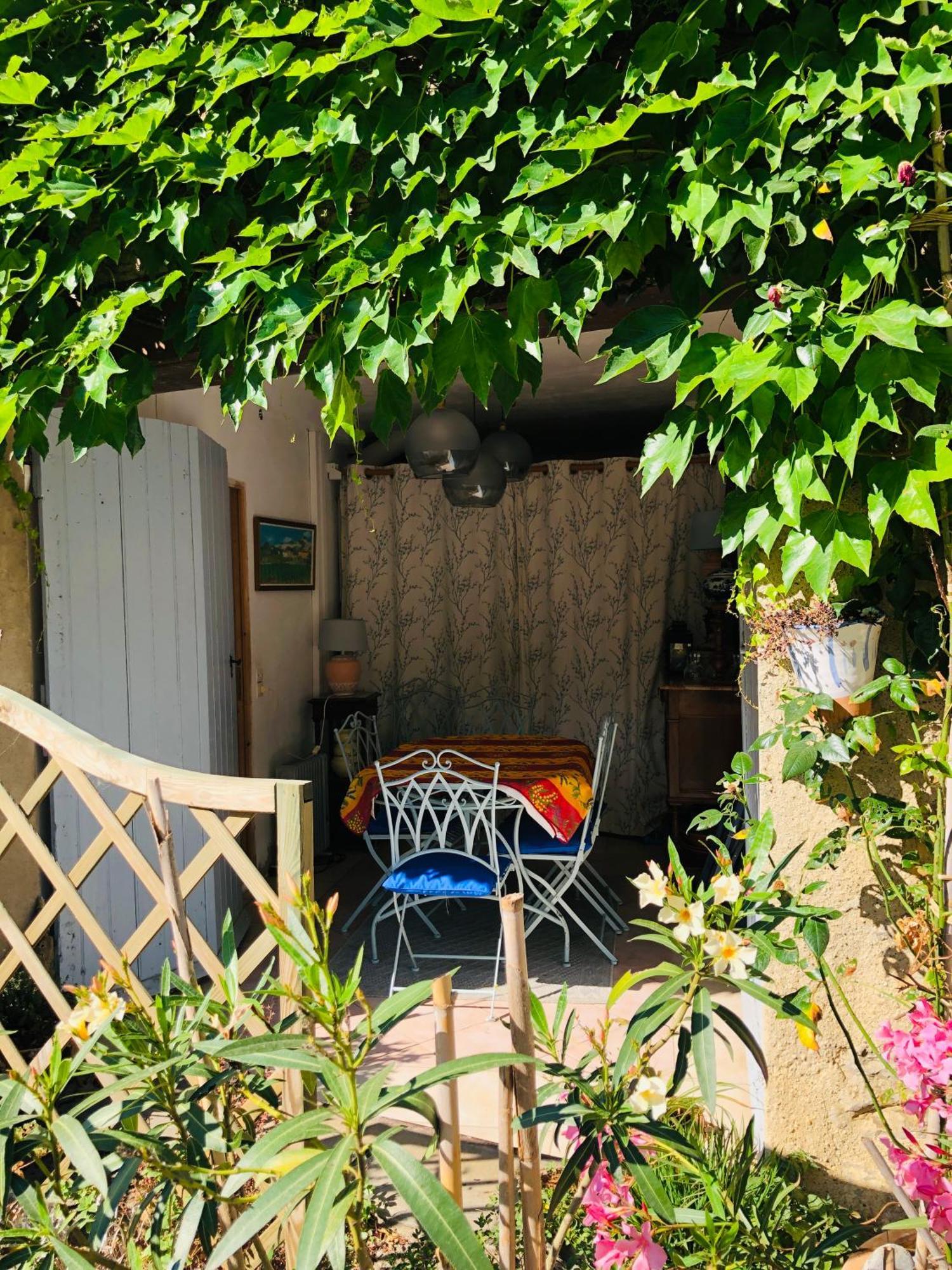 La Maison Vigne Vierge Lagrasse Kültér fotó