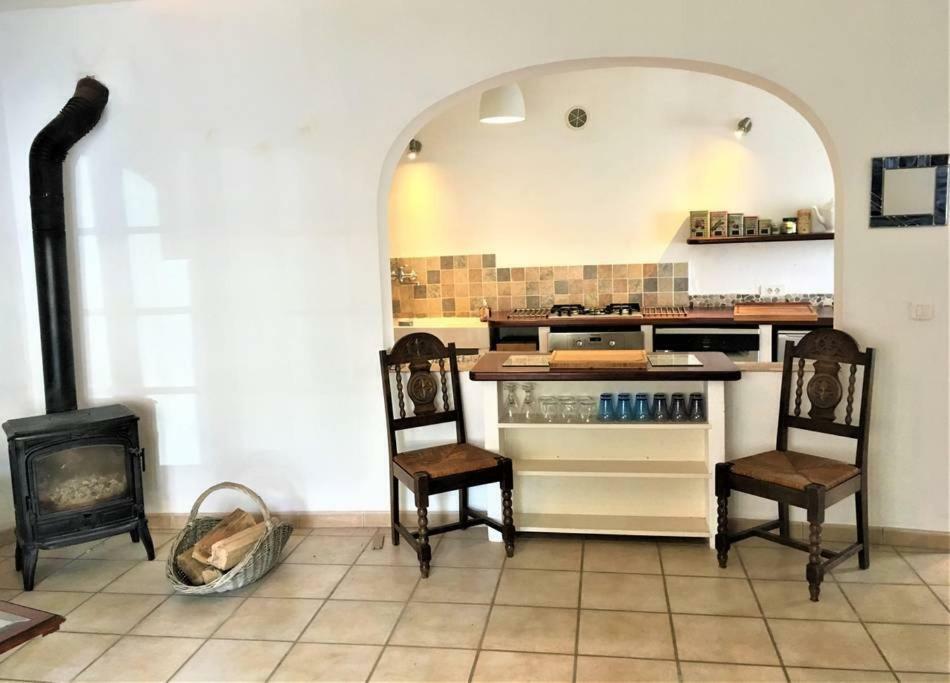 La Maison Vigne Vierge Lagrasse Kültér fotó